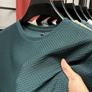 Verão masculino em torno do pescoço manga curta camiseta M-5XL oversize rugas resistente respirável textura superior tecido versátil t