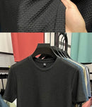 Verão masculino em torno do pescoço manga curta camiseta M-5XL oversize rugas resistente respirável textura superior tecido versátil t